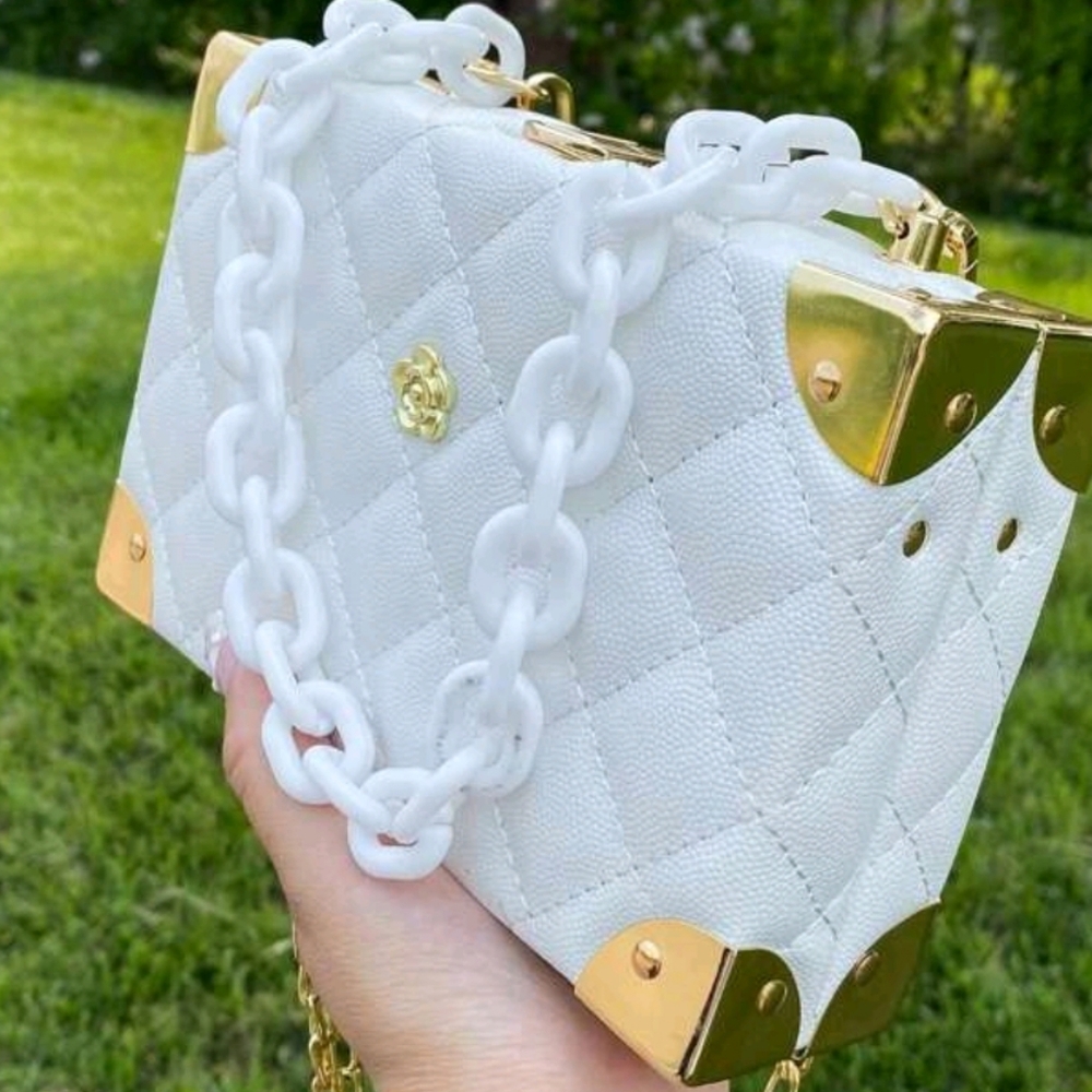 1pc Solid Color Pu Quilted Handbag With Metal Chain Strap And Flap Closure Best